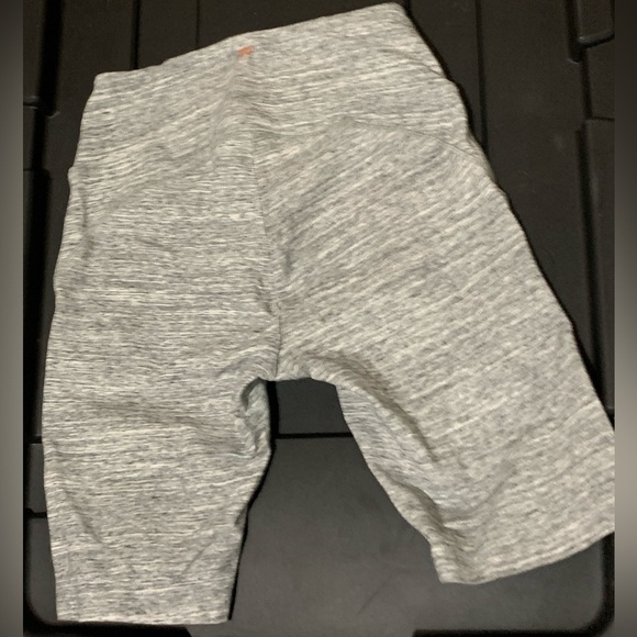 PINK by Victoria's Secret Small, High Waist 9" V-Crossover Bike Short - Gray - Picture 3 of 5